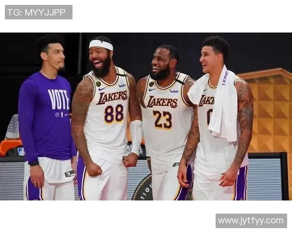 公牛队球星武切维奇去向成谜，湖人队等争抢自由市场焦点